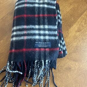 Burberry scarf #blue #coldweather #style